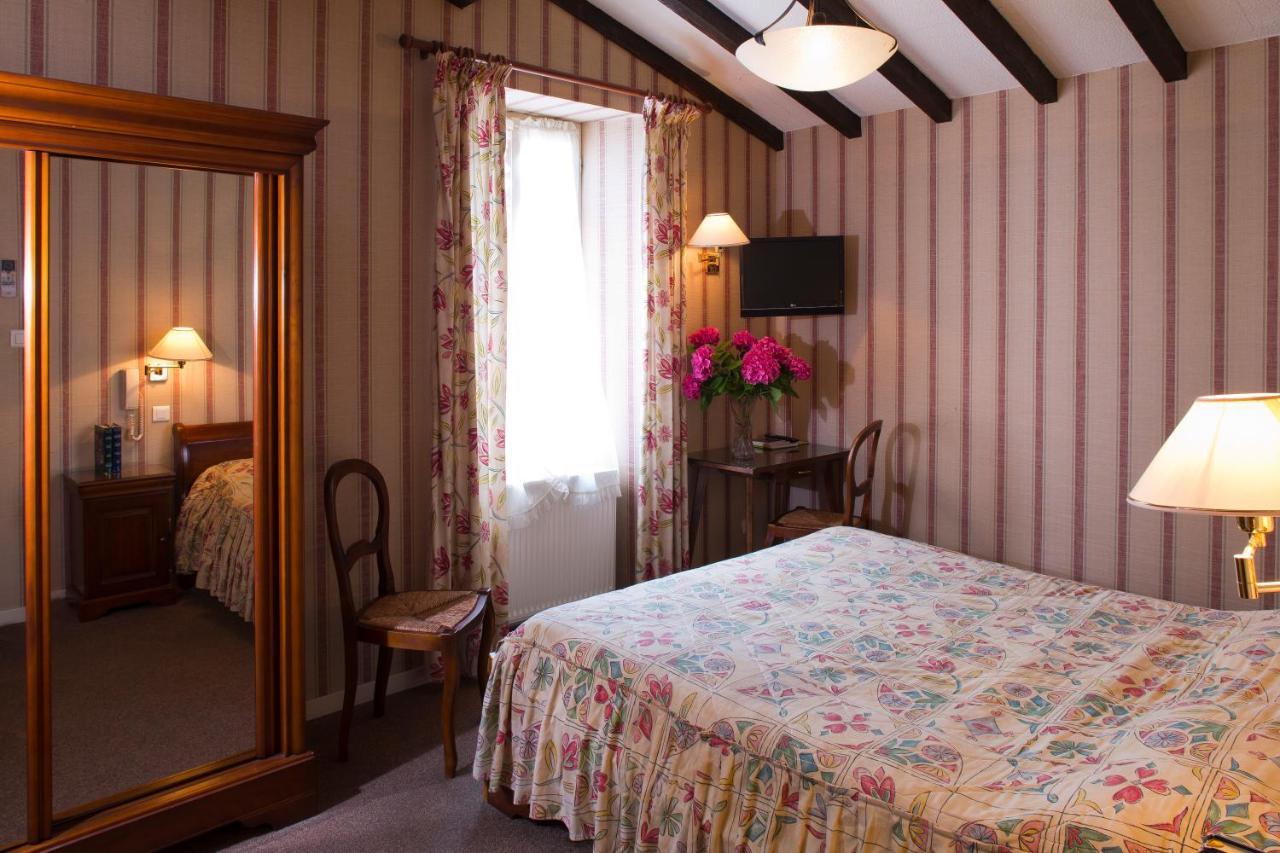 Hotel Le Commerce Мирпоа Екстериор снимка