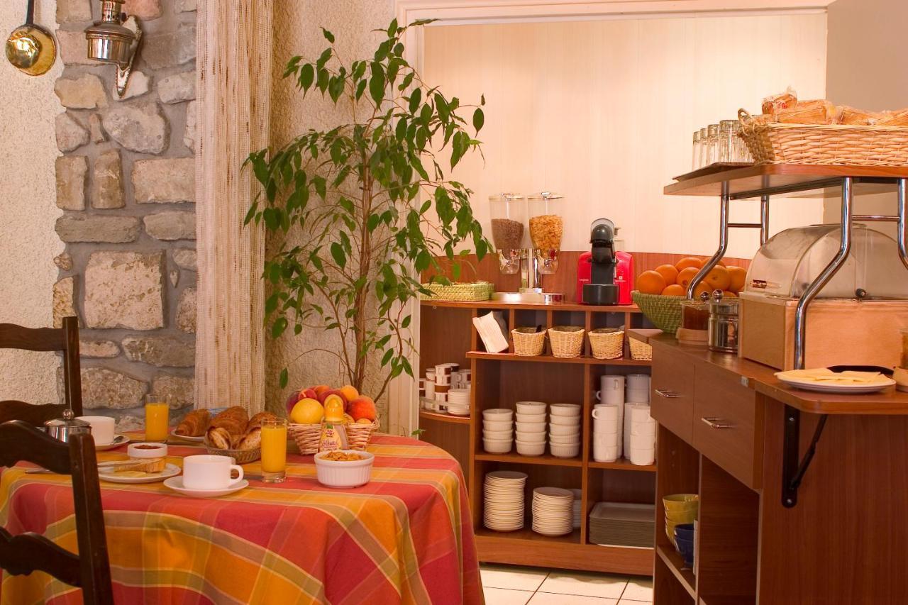 Hotel Le Commerce Мирпоа Екстериор снимка