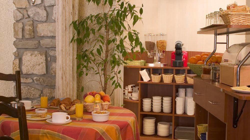 Hotel Le Commerce Мирпоа Екстериор снимка